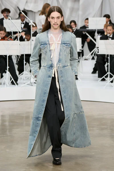 Look 14